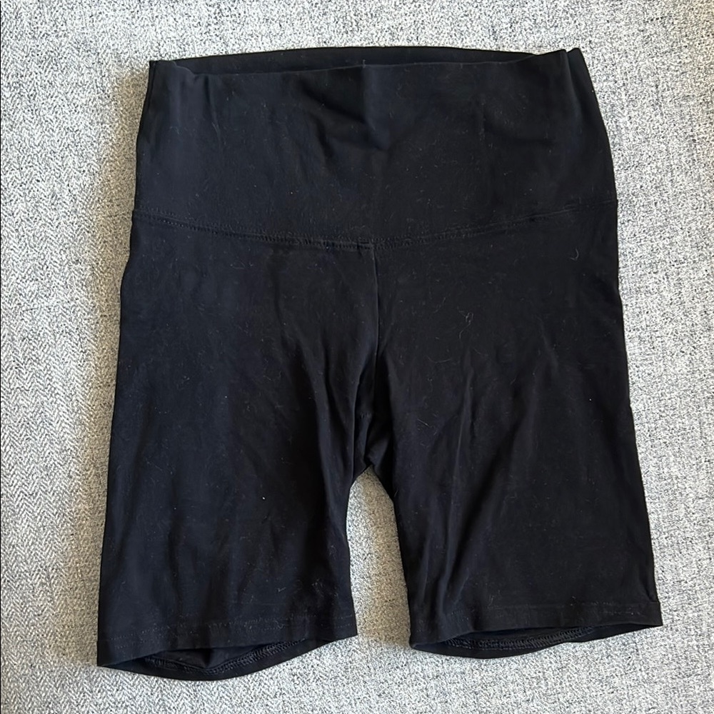 Black Bike Shorts From Aritzia TNACHILL ATMOSPHERE HI-RISE 7”